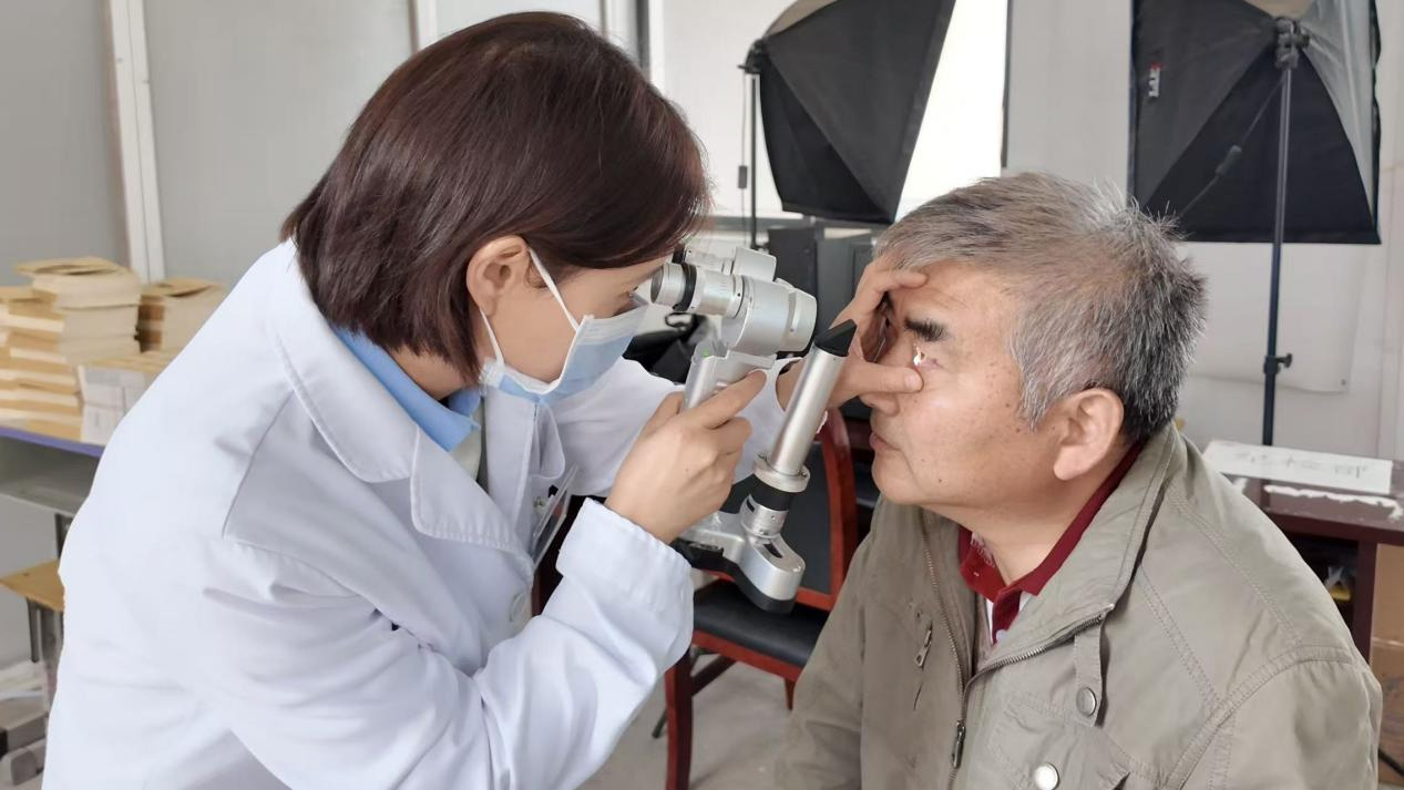 礼敬园丁 明眸护航——合肥瑶海普瑞眼科医院走进撮镇一中